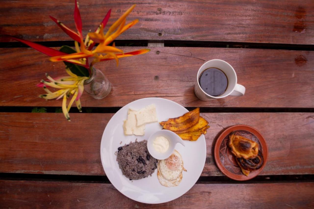 Los Chocuacos. Guácimo エクステリア 写真